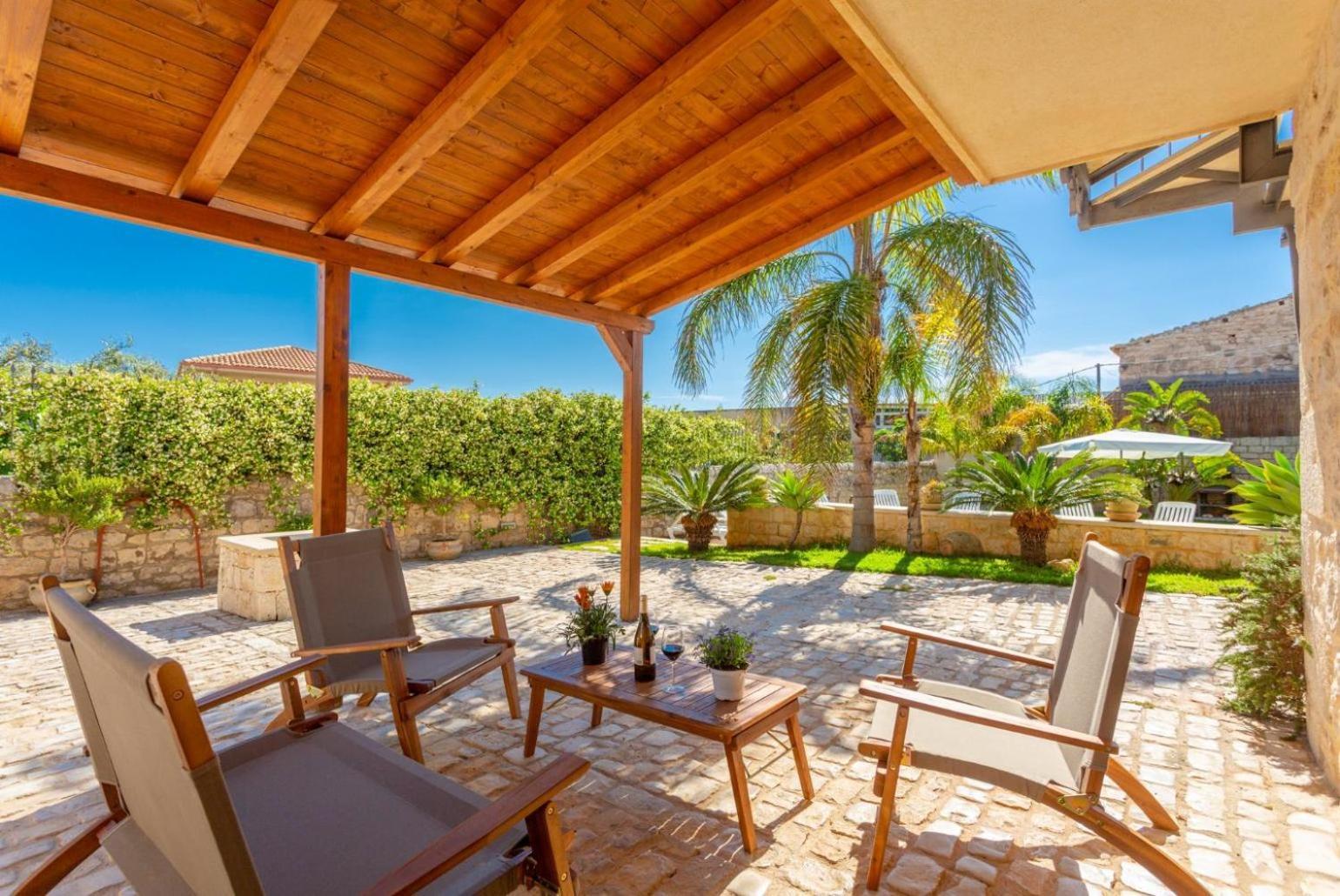 Villa Aziz Шикли Экстерьер фото
